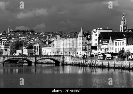 St. Patrick's Quay am Fluss Lee, Cork City, Grafschaft Cork, Münster, Irland, Europa Stockfoto