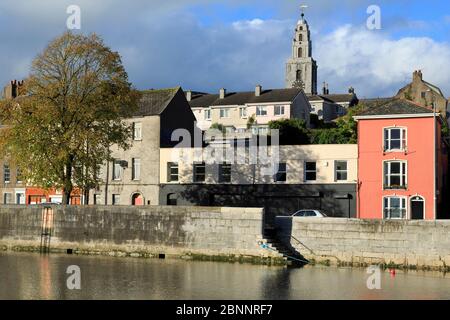 Shandon Church & Pope's Quay, River Lee, Cork City, County Cork, Münster, Irland, Europa Stockfoto