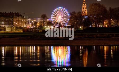 Elbe, Neustadt, Riesenrad, blaue Stunde, Dresden, Sachsen, Deutschland, Europa, Stockfoto