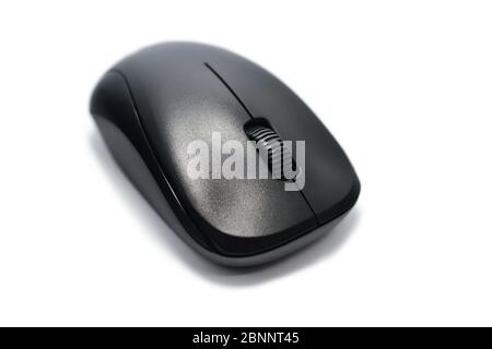 Schwarz Wireless computer mouse Draufsicht auf weißem Hintergrund Stockfoto