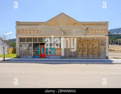 Ein verlassene Gebäude in der Innenstadt von Coleman in der Crownest Gemeinde in Alberta Stockfoto