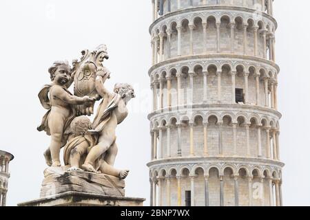 Schiefe Turm von einem leichten Schneefall, Pisa, Toskana, Italien, Europa Stockfoto