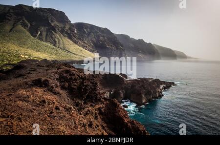 Spanien, Kanarische Inseln, Teneriffa, Punta de Teno, Klippen Stockfoto