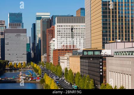 Japan, Honshu, Tokio, Yurakucho, Marunouchi, Kaiserpalast Moat und Marunouchi Skyline Stockfoto