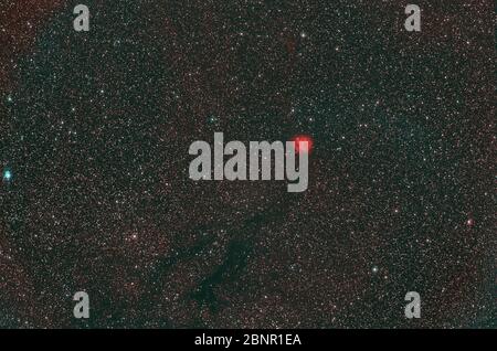 IC 5146 Kokoonnebel in Cygnus und dunkler Nebel Barnard 168 fotografiert in Narrowband Hydrogen Alpha und OIII aus London, Großbritannien Stockfoto