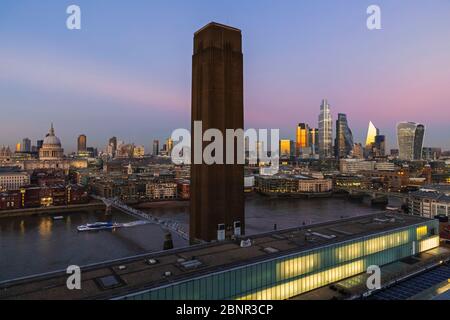 England, London, City of London Skyline und Blick auf die Themse Von Tate Modern Stockfoto