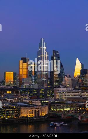 England, London, City of London Skyline mit Modernen Wolkenkratzern Stockfoto