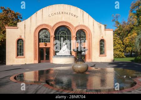 Spanish Mission-styled Conservatory (1930) in the Fitzroy Gardens, Melbourne, Victoria, Australien Stockfoto