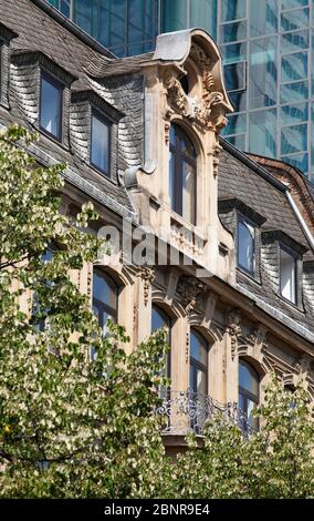 Architektur im Wilhelminischen Stil und moderne Banken in Kaiserstraße, Frankfurt am Main, Hessen, Deutschland, Europa Stockfoto