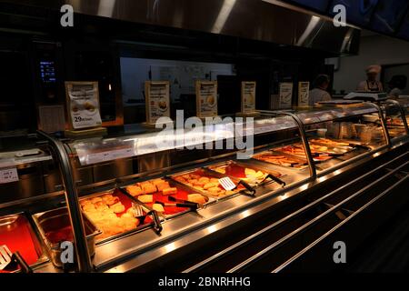 IKEA-Shop. Restaurant. In Russland, Rostow am Don, 18. Februar 2020 Stockfoto