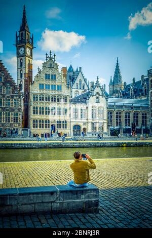 Europa, Belgien, Gent, Stadt, Innenstadt, Altstadt, Miethafen, Graslei, Post Plaza Tower Stockfoto