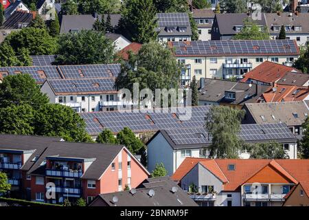 Bottrop, Ruhrgebiet, Nordrhein-Westfalen, Deutschland - Wohngebäude mit Solardächern, Solarsiedlung, Innovationsstadt Ruhr, Modellstadt Bottrop Stockfoto