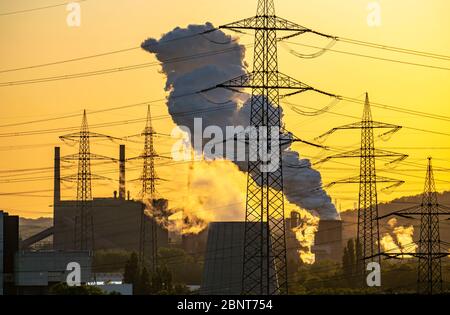 Blick über den Norden Essens, Richtung Bottrop, RWE Power AG Karnap Müllverbringungsanlage, Prosper Kokerei, ArcelorMittal, in Bottrop, NRW, Deutschland Stockfoto