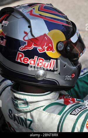 Carlos Sainz während seiner Kart-Karriere hat der spanische Rennfahrer kürzlich für Ferrari für die Saison 2021 und darüber hinaus unterschrieben und Sebastian Vettel ersetzt. Er ist der Sohn des Doppelweltmeisters Carlos Sainz. Stockfoto