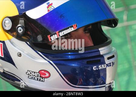 Carlos Sainz während seiner Kart-Karriere hat der spanische Rennfahrer kürzlich für Ferrari für die Saison 2021 und darüber hinaus unterschrieben und Sebastian Vettel ersetzt. Er ist der Sohn des Doppelweltmeisters Carlos Sainz. Stockfoto