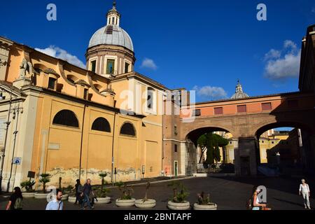 Chiesa di San Rocco all Augusteo - Kirche von Saint Roch all Augusteo mit Largo San Rocco in der Stadt Rom, Italien Stockfoto