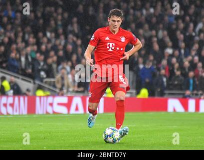 LONDON, ENGLAND - 1. OKTOBER 2019: Benjamin Pavard von Bayern im Rahmen des UEFA Champions League-Spiels der Gruppe B 2019/20 zwischen Tottenham Hotspur FC (England) und Bayern München (Deutschland) im Tottenham Hotspur Stadium. Stockfoto