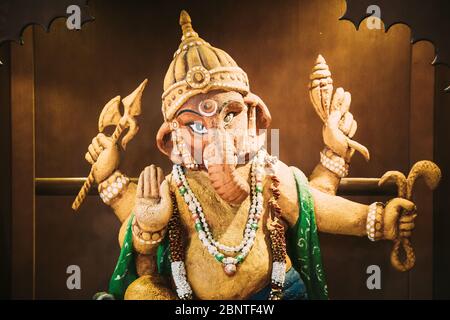 Statue von Ganesha auch als Ganapati und Vinayaka bekannt, ist eine der bekanntesten Gottheiten im Hindu Pantheon. Stockfoto