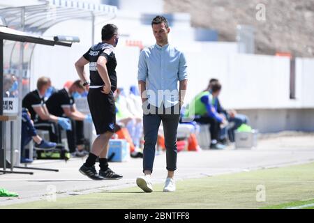 Trainer Christian Eichner (KSC). Sport: Fußball: 2. Bundesliga: Saison 19/20: 26. Spieltag: Karlsruher SC - Darmstadt 98, 16. Mai 2020 Foto: Markus Gilliar/GES/POOL nur für journalistische Zwecke! Nur für redaktionelle Verwendung! Nach den Vorgaben der DFL-Bundesliga ist es untersagt, im Stadion Fotos und/oder vom Spiel aufgenommene Fotos in Form von Sequenzbildern und/oder videoähnlichen Fotoserien zu verwenden oder zu machen. Die DFL-Bestimmungen verbieten die Verwendung von Fotos als Bildsequenzen und/oder quasi-Video. Weltweit verwendet Stockfoto