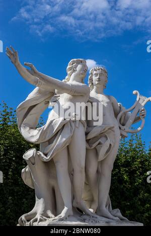 Wien, Österreich - 19. Juni 2018: Blick auf eine Statue im Garten des Unteren Belvedere Stockfoto