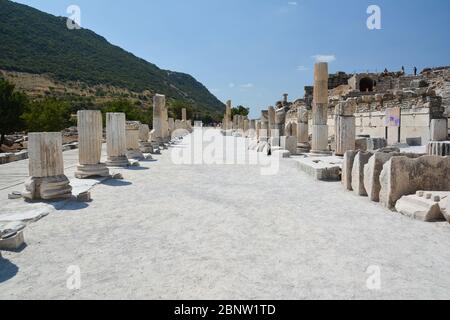 Die Ruinen der antiken Stadt Ephesus in der Türkei. Frühchristliche Basilika. Stockfoto