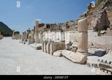 Die Ruinen der antiken Stadt Ephesus in der Türkei. Frühchristliche Basilika. Stockfoto
