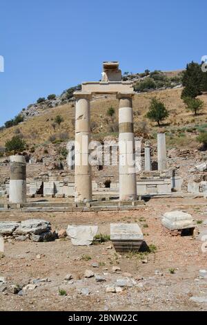 Die Ruinen der antiken Stadt Ephesus in der Türkei. Prytaneion. Stockfoto