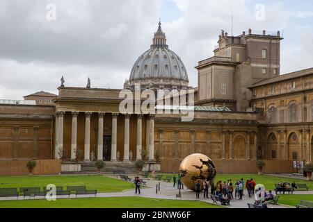 Rom, Italien - 24. april 2016: Vatikanische Museen, öffentliche Kunst- und Skulpturenmuseen in der Vatikanstadt, in Rom, Italien Stockfoto