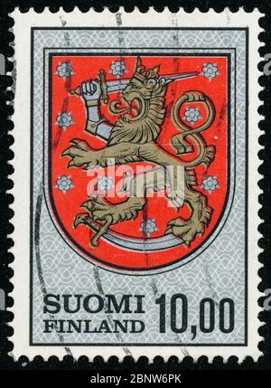 POLTAVA, UKRAINE - 15. Mai 2020. Vintage-Stempel gedruckt in Finnland um 1974 zeigen nationale Wappen Stockfoto