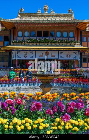 Norbulingka Palast oder Sommerpalast, Lhasa, Tibet Xizang, China. Der Palast diente als traditionelle Sommerresidenz der aufeinander folgenden Dalai Lamas f Stockfoto