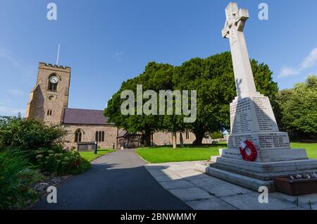 Abergele, Großbritannien: 19. August 2019: Abergele war Memorial auf dem Gelände der St. Michael's Church, erinnert an Männer, die während des Ersten Weltkriegs und World Wa starben Stockfoto