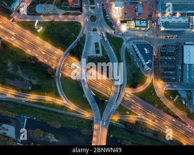 Knoten Road Luftaufnahme in Sant Adria de Besos und Besos Flussmündung Barcelona, Spanien Stockfoto