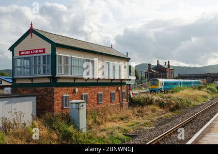 Pensarn, Abergele, UK: 19. Aug 2019: Der Bahnhof Abergele und Pensarn liegt auf der Hauptstrecke zwischen Chester und Holyhead. Stockfoto