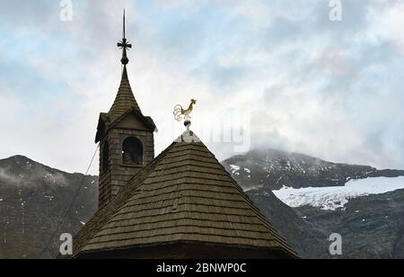 Malerische Dächer auf der Großglockner Alpenstraße, Österreich Stockfoto