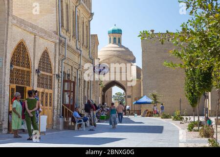 BUCHARA, USBEKISTAN - 27. AUGUST 2016: Blick auf Buchara - Buxoro, die heiligste Stadt Zentralasiens, in Usbekistan. Stockfoto