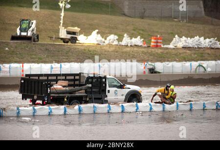 2016 Überflutung in Arnold, Missouri USA entlang des Meramec Flusses bei St. Louis. Stockfoto