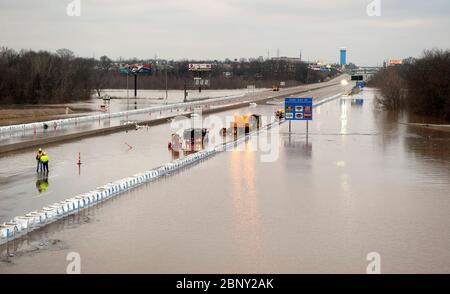 2016 Überflutung in Arnold, Missouri USA entlang des Meramec Flusses bei St. Louis. Stockfoto