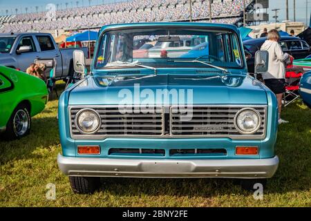 Daytona Beach, FL / USA- 24. November 2018: 1969 International Travelall im Herbst 2018 Daytona Turkey Run. Stockfoto