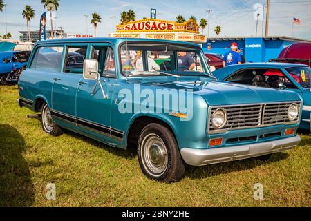 Daytona Beach, FL / USA- 24. November 2018: 1969 International Travelall im Herbst 2018 Daytona Turkey Run. Stockfoto