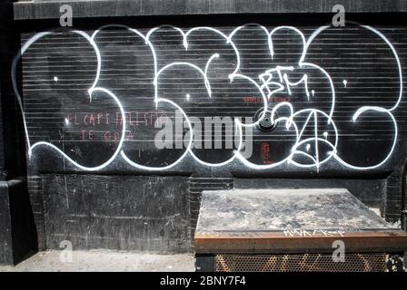 New York City, New York, USA. Mai 2020. Graffitti während der COVID-19 Pandemie. Kredit: Billy Tompkins/ZUMA Wire/Alamy Live News Stockfoto