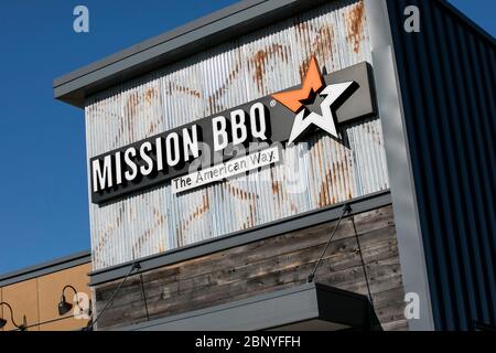 Ein Logo-Schild vor einem Mission BBQ Restaurant in King of Prussia, Pennsylvania am 4. Mai 2020. Stockfoto