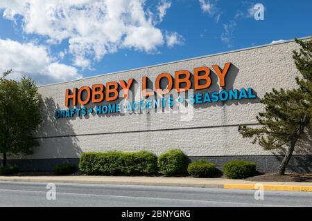 Ein Logo-Schild vor einem Hobby Lobby-Einzelhandelsgeschäft in Libanon, Pennsylvania am 4. Mai 2020. Stockfoto