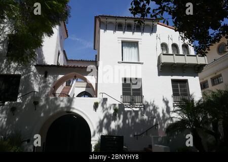 West Hollywood, Kalifornien, USA 16. Mai 2020 EIN allgemeiner Blick auf die Atmosphäre der ehemaligen Residenz von Montgomery Clift, Elizabeth Taylor, Marilyn Monroe und James Dean in El Pasadero in der 1330 N. Harper Avenue am 16. Mai 2020 in West Hollywood, Kalifornien, USA. Foto von Barry King/Alamy Stock Photo Stockfoto