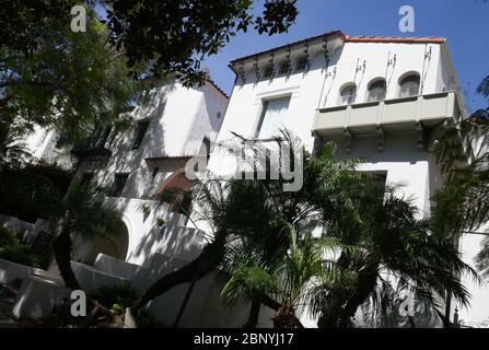 West Hollywood, Kalifornien, USA 16. Mai 2020 EIN allgemeiner Blick auf die Atmosphäre der ehemaligen Residenz von Montgomery Clift, Elizabeth Taylor, Marilyn Monroe und James Dean in El Pasadero in der 1330 N. Harper Avenue am 16. Mai 2020 in West Hollywood, Kalifornien, USA. Foto von Barry King/Alamy Stock Photo Stockfoto