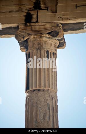 Das Erechtheion, Detail der dorischen Hauptstadt. Akropolis von Athen, Griechenland Stockfoto