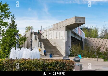 Olympic Skulptur Park, seattle Waterfront an sonnigen Tag, Seattle, Washington, usa. Shoot in 08/04/16 nur für redaktionelle Verwendung. Stockfoto