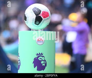 LONDON, ENGLAND - 28. SEPTEMBER 2019: Der offizielle Spielball vor dem Spiel der Premier League 2019/20 zwischen Tottenham Hotspur FC und Southamtpon FC im Tottenham Hotspur Stadium. Stockfoto