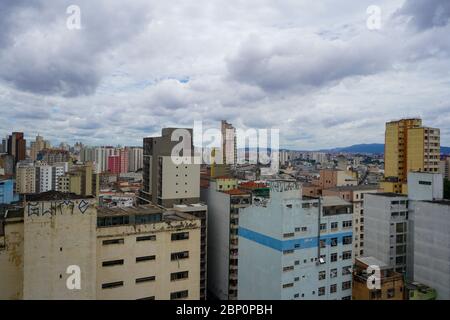 Der Blick auf Betondschungel von Sao Paulo, Brasilien. Die bevölkerungsreichste Stadt des größten Landes Südamerikas. Stockfoto