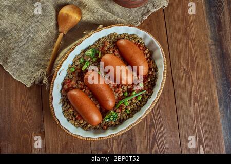 Lincolnshire Wurst und Linsen, köcheln lassen ein-Topf herzhaften Eintopf Stockfoto