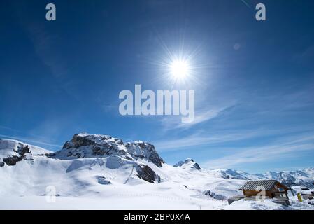 Perfekte Schneeverhältnisse im Skigebiet Belle Plagne in Savoie, Frankreich Stockfoto